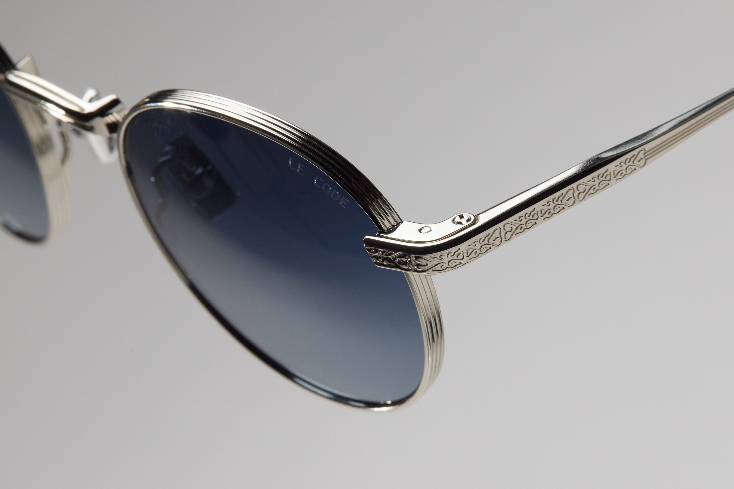 BRENTWOOD S - PLATINUM / GRADIENT DARK BLUE