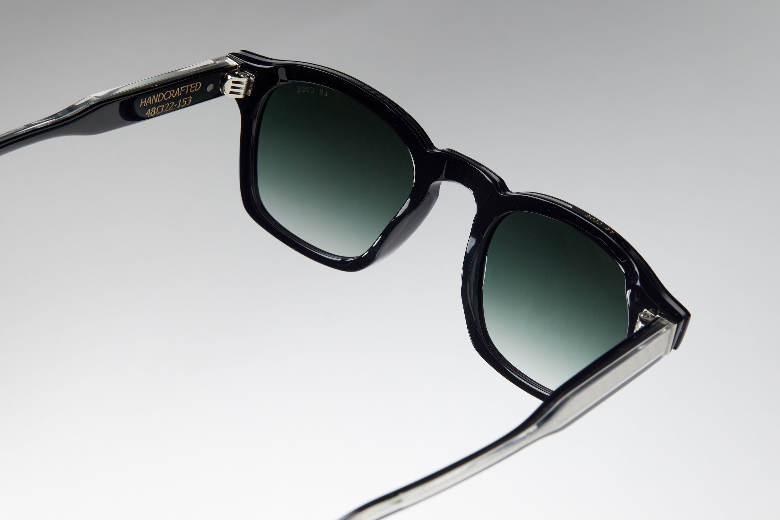 CHAPTER S - BLACK / GRADIENT G15