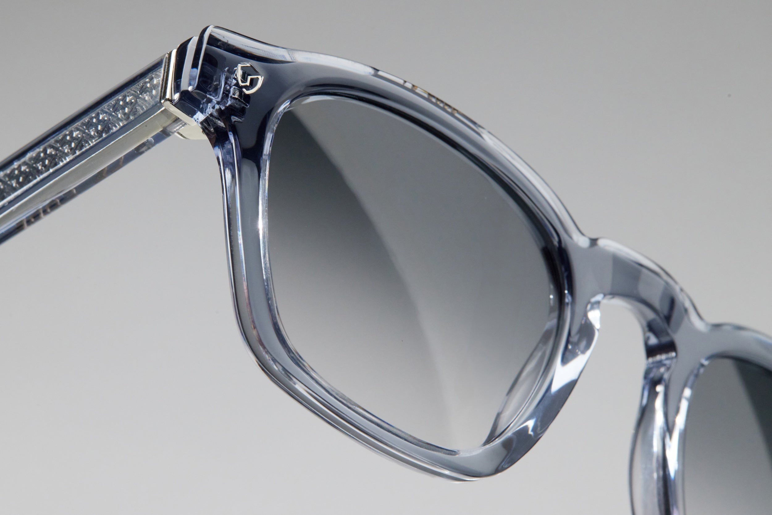 CHAPTER S - TRANS GREY / GRADIENT GREY