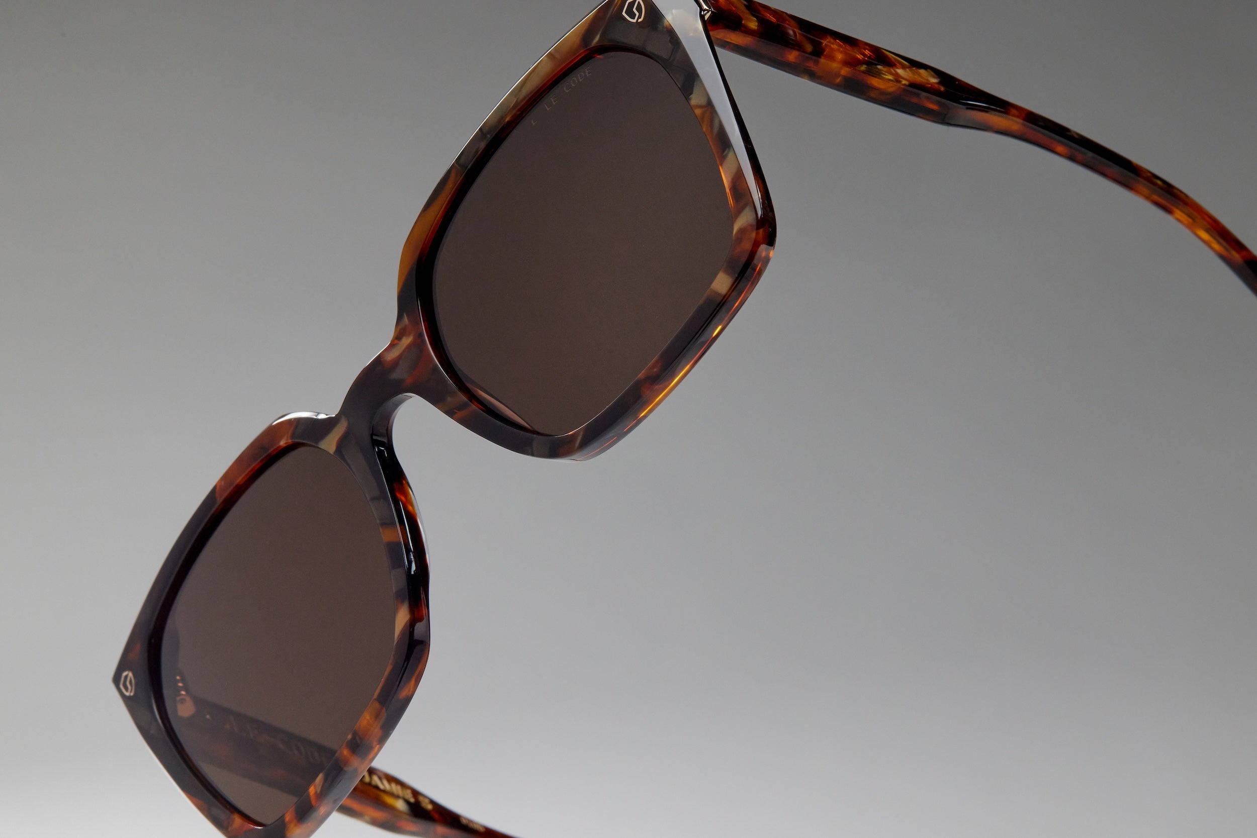 JAMIE S - BROWN MARBLE / BROWN